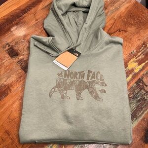 NWT North Face Men’s Hoodie